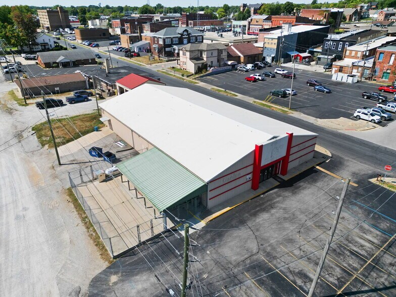 More Photos Of 105 S Forest Ave, Brazil Freestanding For Sale