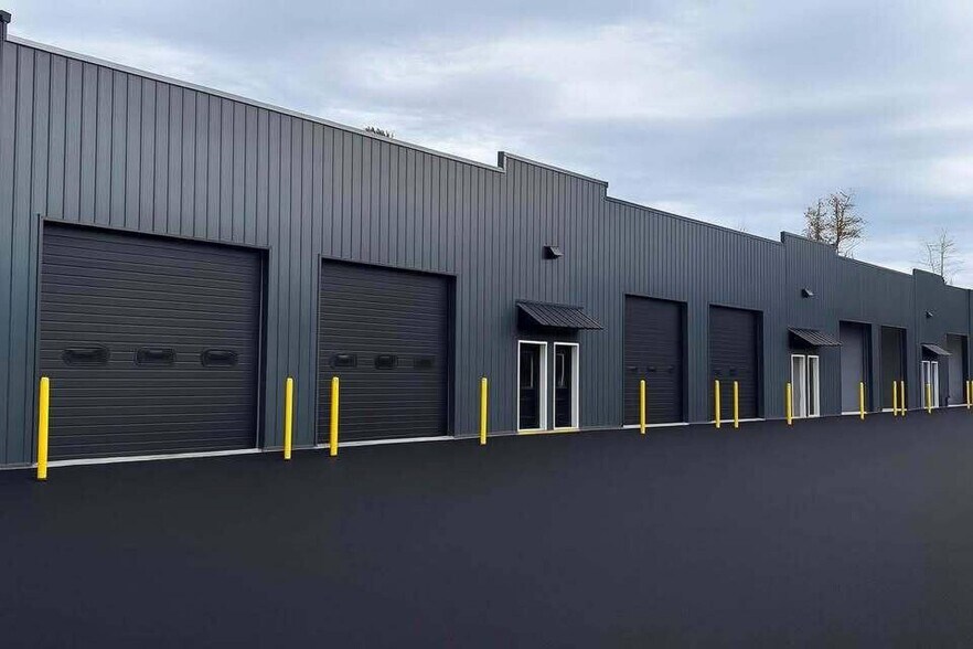 More Photos Of 46 Maple Ave, Schenectady Warehouse For Lease