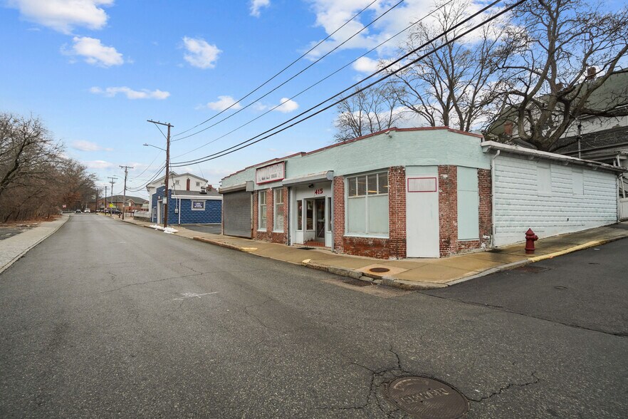 More Photos Of 415-423 Arnold St, Woonsocket Storefront For Sale