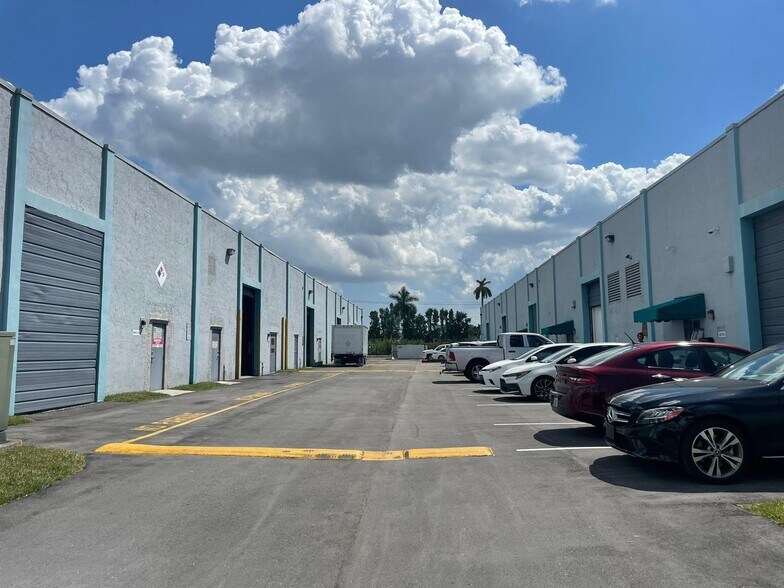 More Photos Of 9550-9552 NW 12th St, Miami Warehouse For Lease