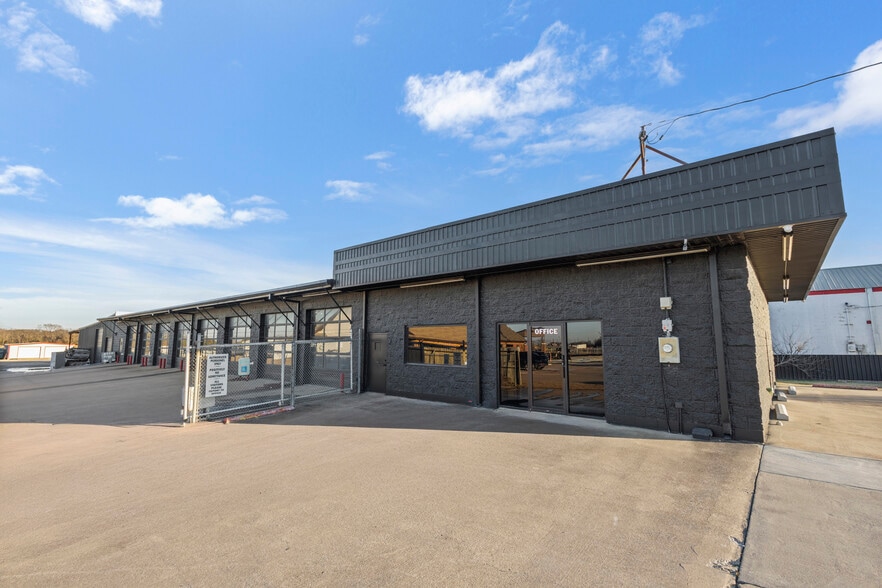 Primary Photo Of 502 N State Highway 342, Red Oak Industrial For Sale