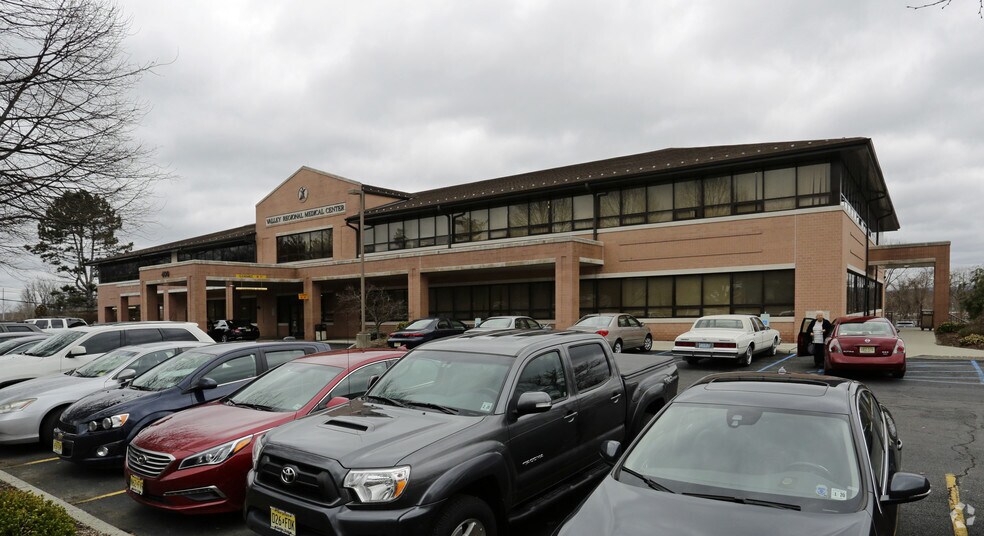 More Photos Of 400 Franklin Tpke, Mahwah Medical For Lease