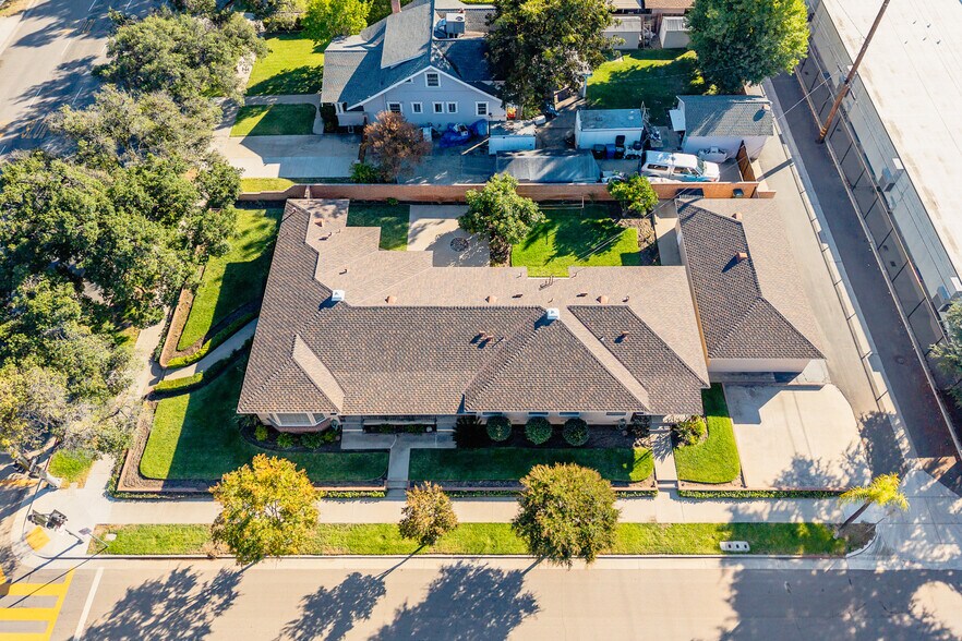 More Photos Of 1047 N San Gabriel Ave, Azusa Apartments For Sale