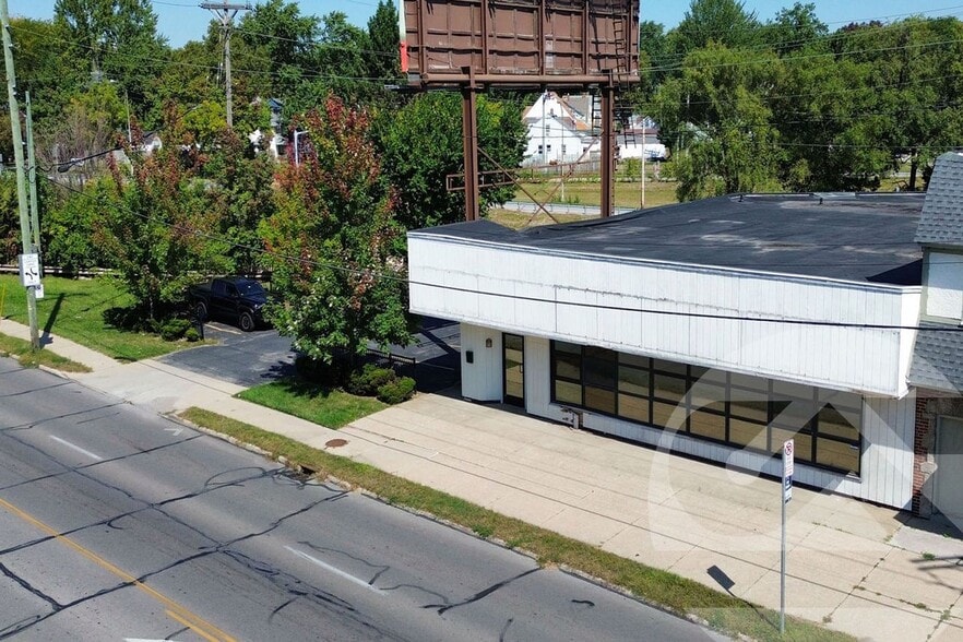 Primary Photo Of 4354 Monroe St, Toledo Freestanding For Sale