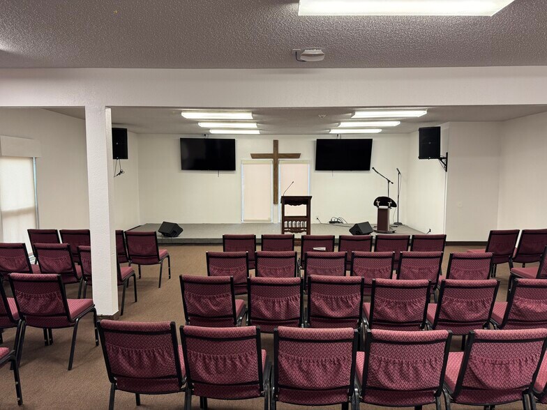 More Photos Of 2121 Bay Hill Dr, Plano General Retail For Sale