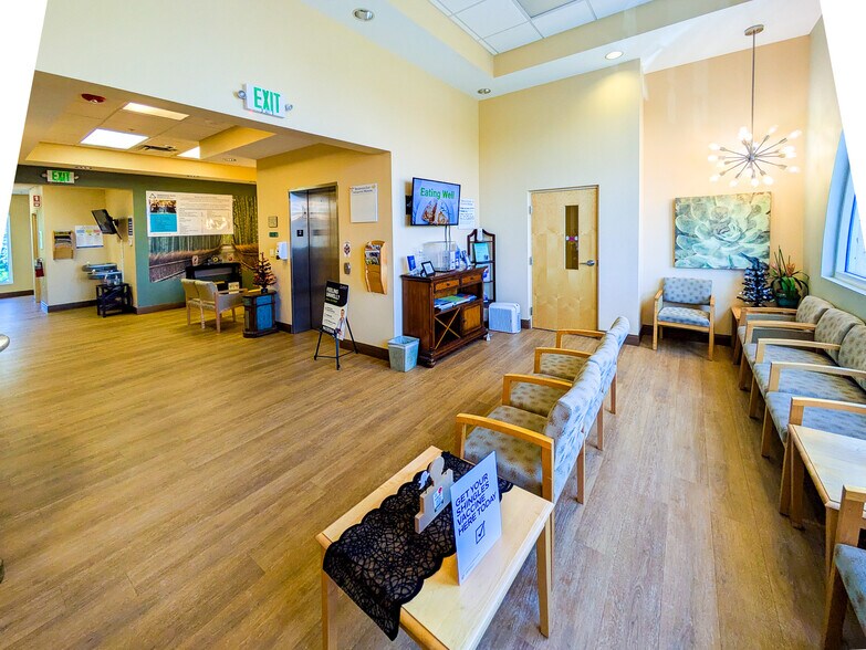 More Photos Of 8614 State Road 70 E, Bradenton Medical For Sale