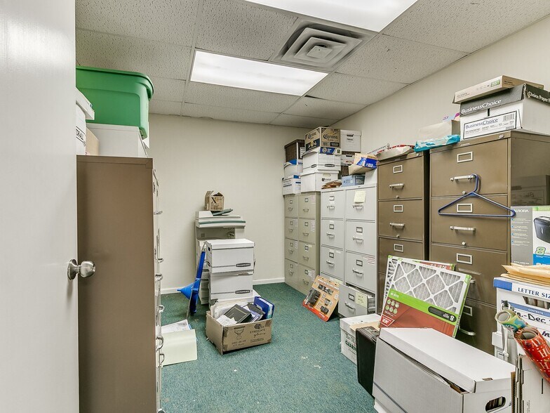 More Photos Of 219 N 6th St, Kingfisher Office For Sale