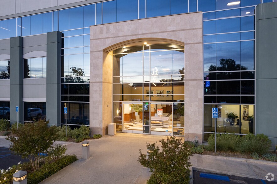 More Photos Of 25152 Springfield Ct, Valencia Unknown For Lease