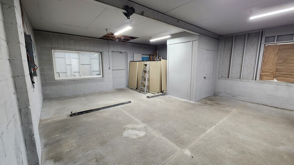 More Photos Of 1749 Clark Street Rd, Auburn Light Distribution For Sale