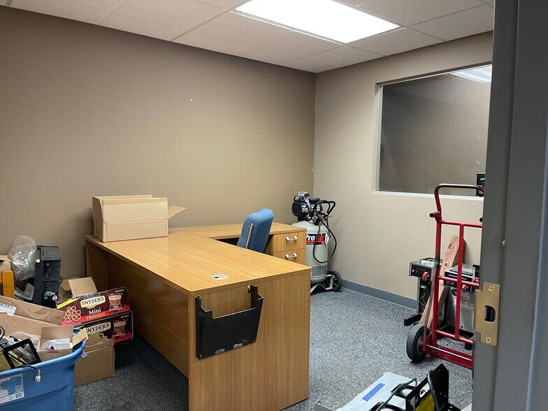 More Photos Of 4475 W 58th Ave, Arvada Light Distribution For Sale