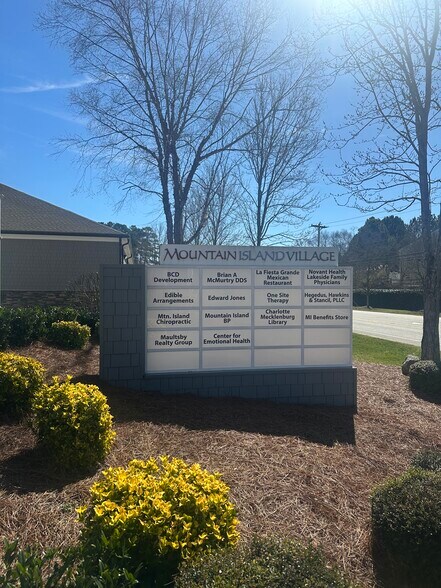 More Photos Of 10911 Black Dog Ln, Charlotte Medical For Lease