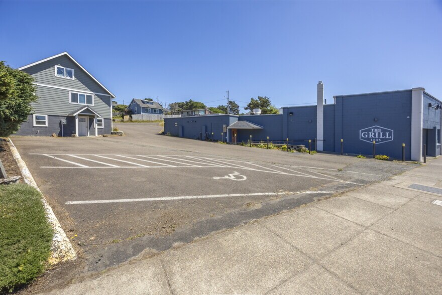 More Photos Of 1330 NE Highway 101, Lincoln City Restaurant For Sale