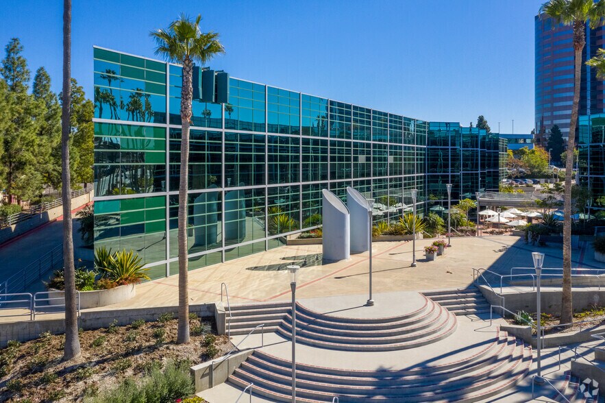 More Photos Of 9333 Genesee Ave, San Diego Unknown For Lease