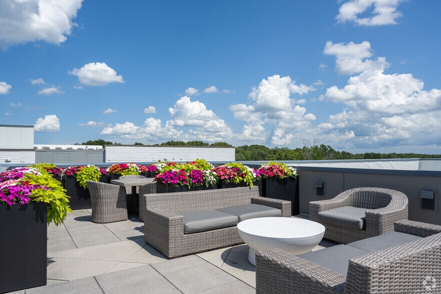 More Photos Of 39 Trotter Rd, Weymouth Apartments For Lease