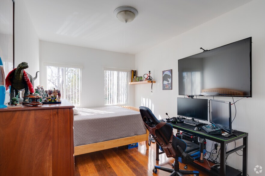 More Photos Of 1517 E Washington Blvd, Pasadena Storefront Retail Residential For Sale