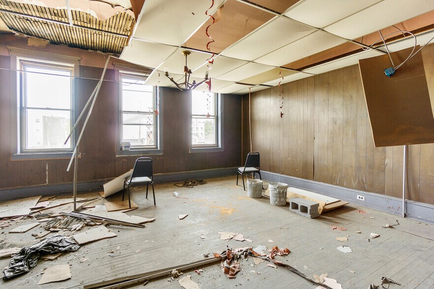 More Photos Of 2111 Germantown Ave, Philadelphia Bar For Sale