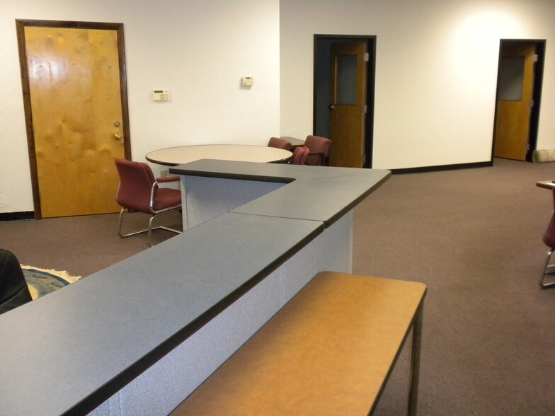 More Photos Of 31 Union Ave, Sudbury Light Distribution For Lease