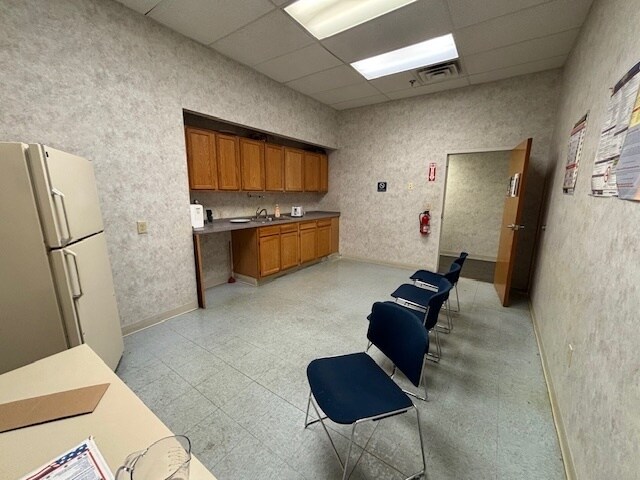 More Photos Of 9870 A Redhill Dr, Blue Ash Flex For Lease