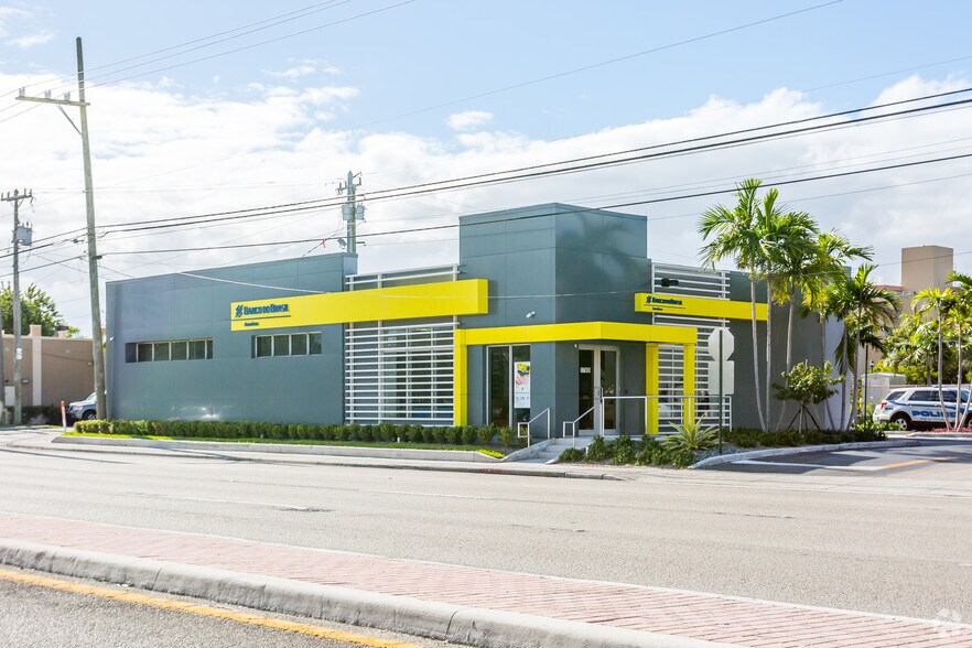 Primary Photo Of 17900 Biscayne Blvd, Aventura Freestanding For Sale