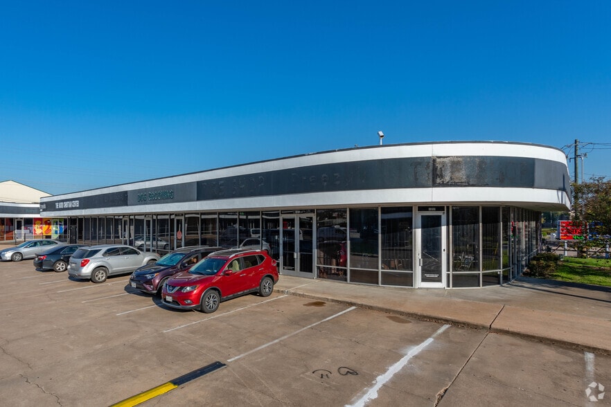 More Photos Of 1100 Wilcrest Dr, Houston Unknown For Lease