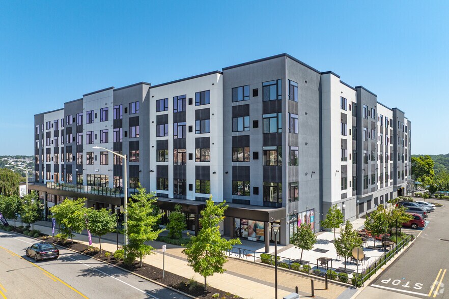 Primary Photo Of 9 Presidential Blvd, Bala Cynwyd Apartments For Lease