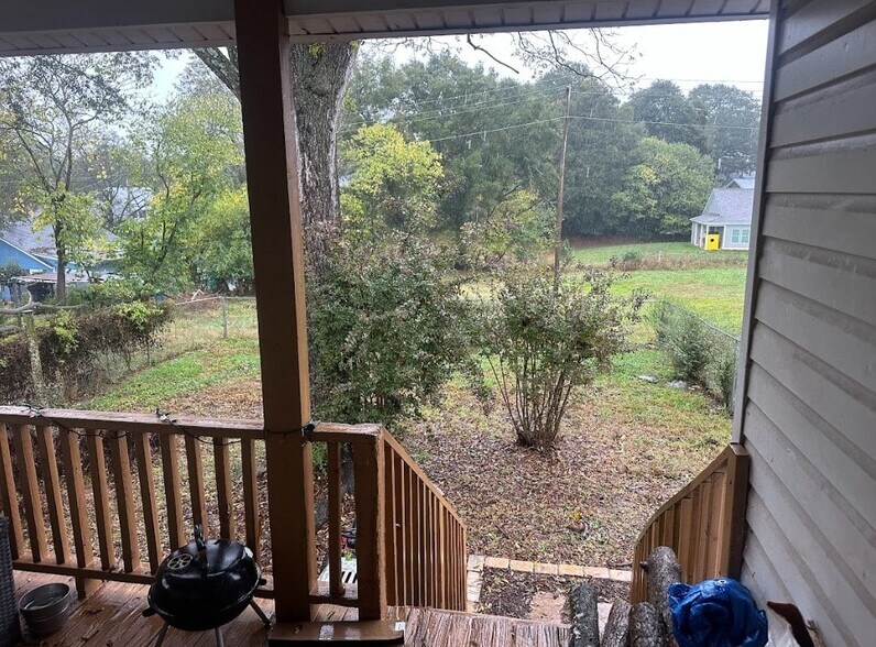 More Photos Of 828 S Broad St, Commerce Office For Sale