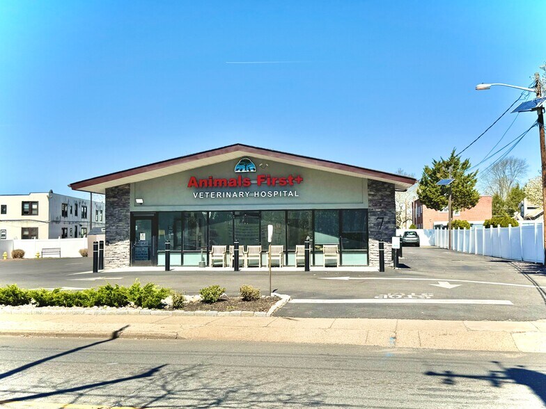 Primary Photo Of 7 Cuthbert Blvd, Oaklyn Office For Sale