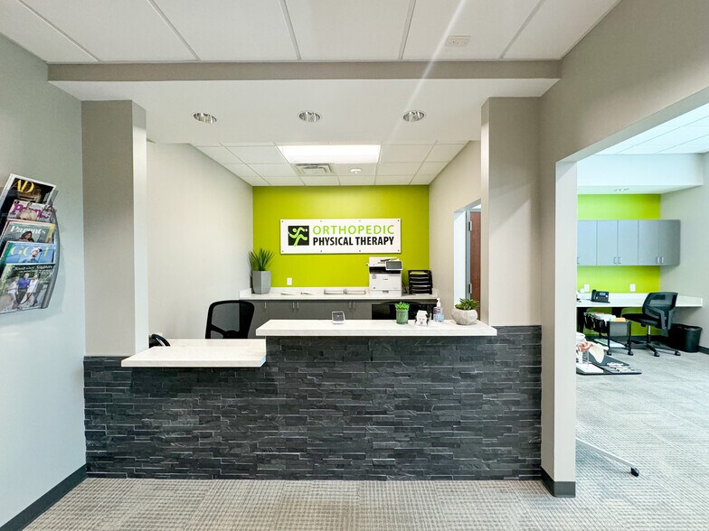 More Photos Of 1021 Darrington Dr, Cary Medical For Lease