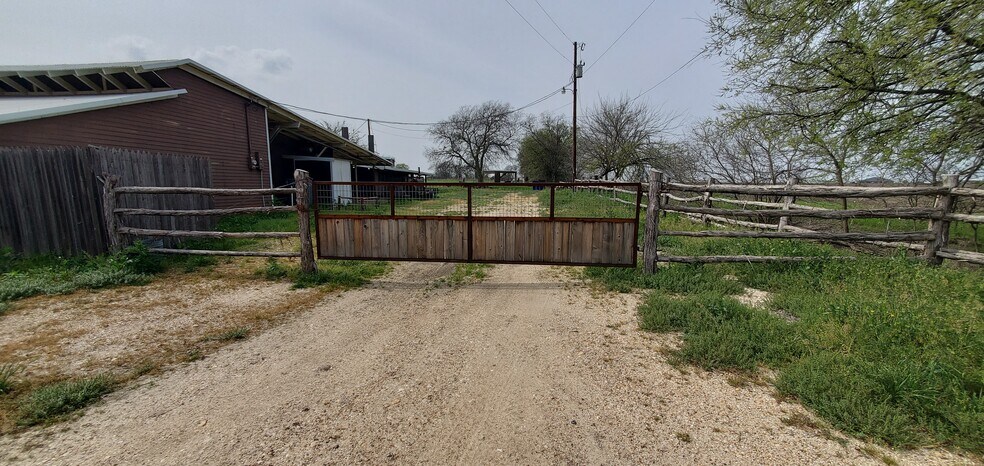 More Photos Of 1616 Farmers Rd, Burlington Restaurant For Sale