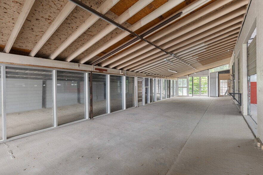 More Photos Of 310 Gautney St, Garland Light Manufacturing For Sale