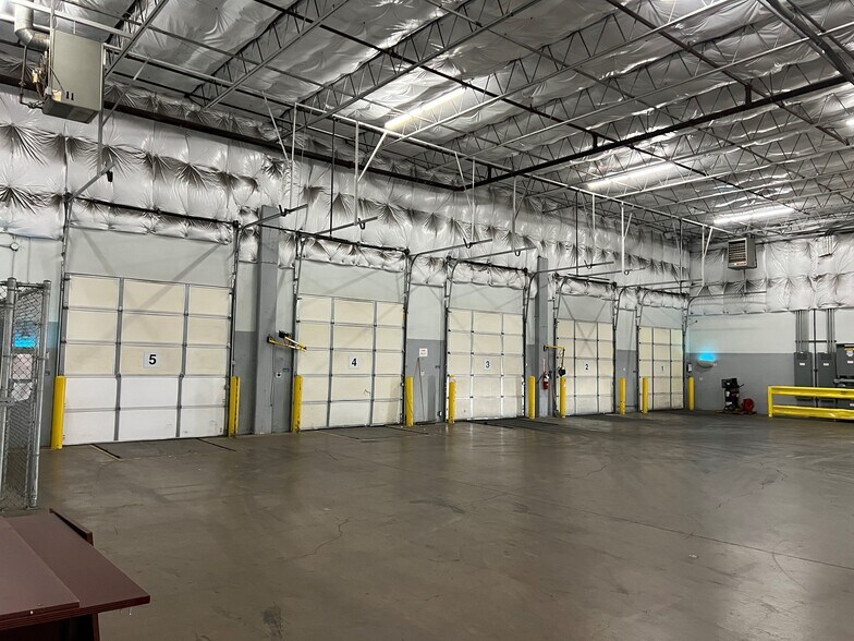 More Photos Of 815 S Coppell Rd, Coppell Distribution For Lease