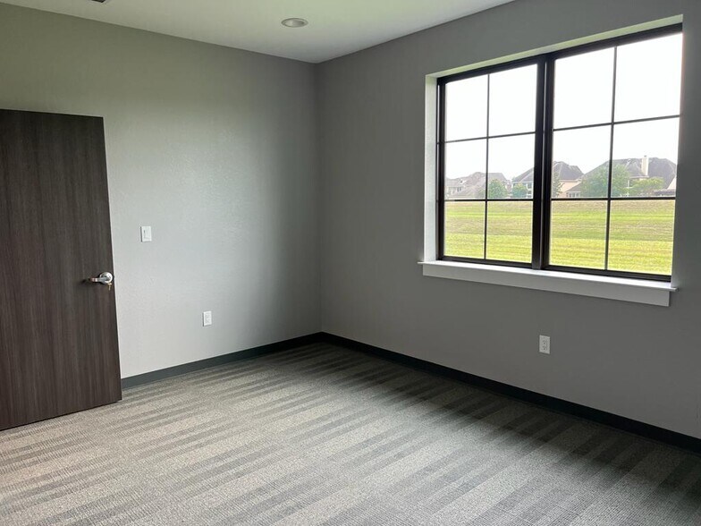 More Photos Of 800 Bonaventure Way, Sugar Land Medical For Sale