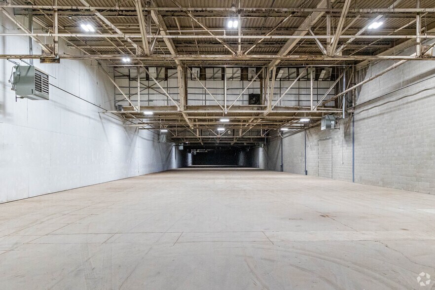 More Photos Of 297 Getty Ave, Paterson Warehouse For Lease