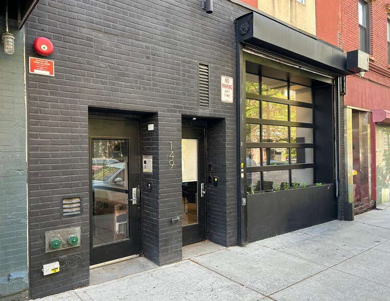 More Photos Of 149 Franklin St, Brooklyn Storefront Retail Residential For Sale