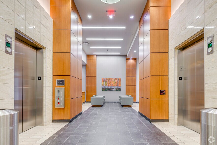 More Photos Of 202 S Cheyenne Ave, Tulsa Office For Lease