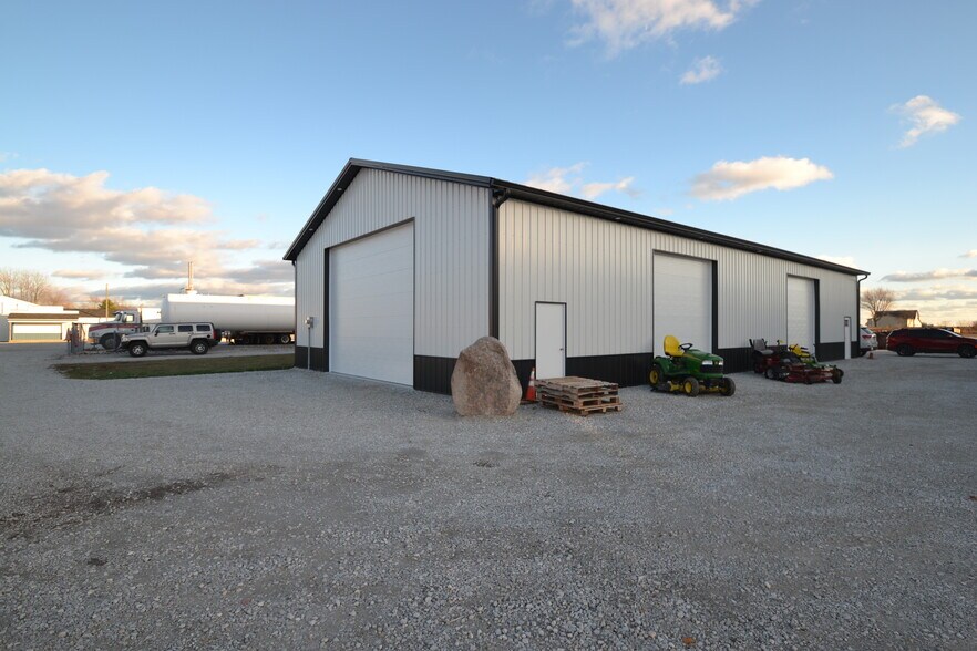 More Photos Of 3247 E State Road 28, Tipton Warehouse For Sale