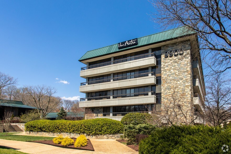 More Photos Of 9900 Main St, Fairfax Office For Lease