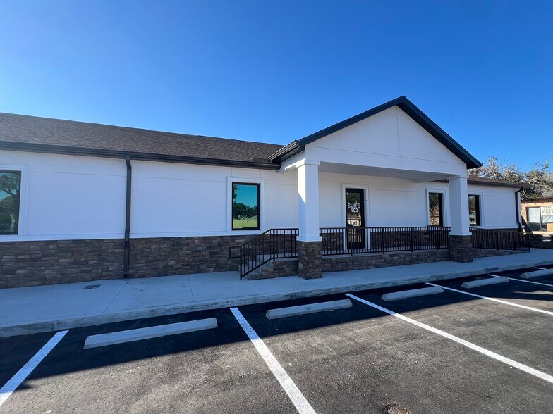 More Photos Of 13135 Kings Lake Dr, Gibsonton Medical For Lease