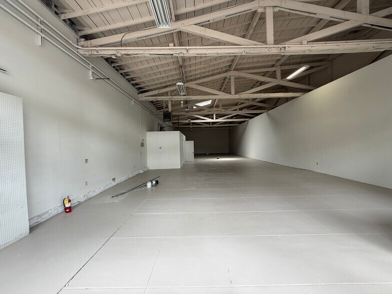 More Photos Of 1812-1814 San Pablo Ave, Berkeley Warehouse For Lease