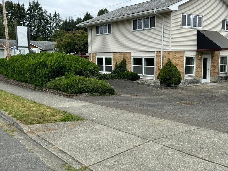 More Photos Of 902 E Maple St, Arlington Medical For Sale