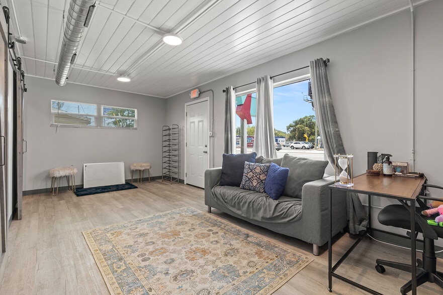 More Photos Of 10589 Seminole Blvd, Largo Apartments For Sale