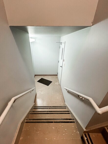 More Photos Of 496 Old Route 66, Saint Robert Office For Lease