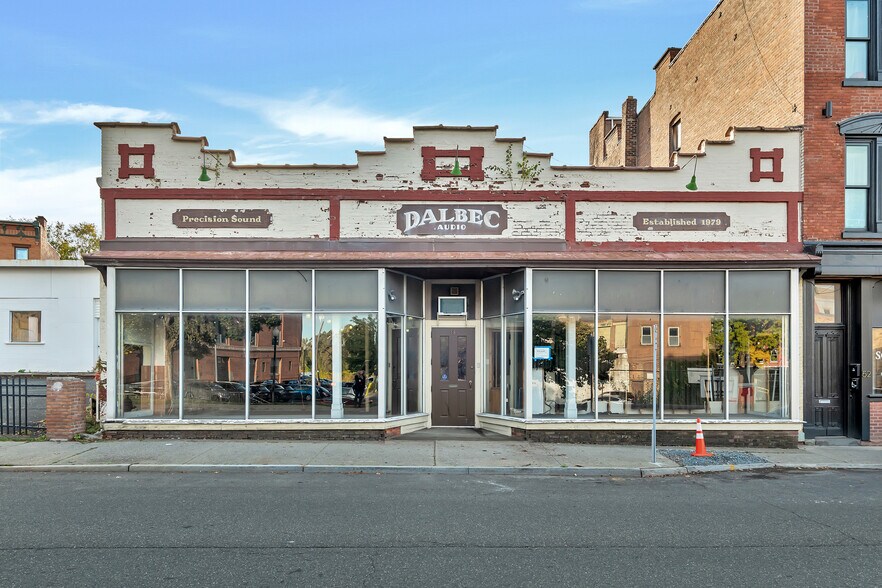 More Photos Of 58 King St, Troy Storefront For Sale