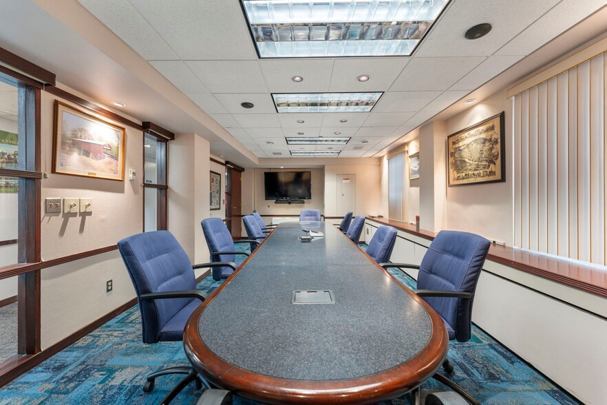 More Photos Of 1 W Market St, Corning Office Residential For Lease