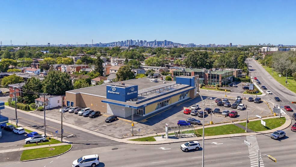 Primary Photo Of 2500 Blvd Taschereau, Lemoyne General Retail For Sale