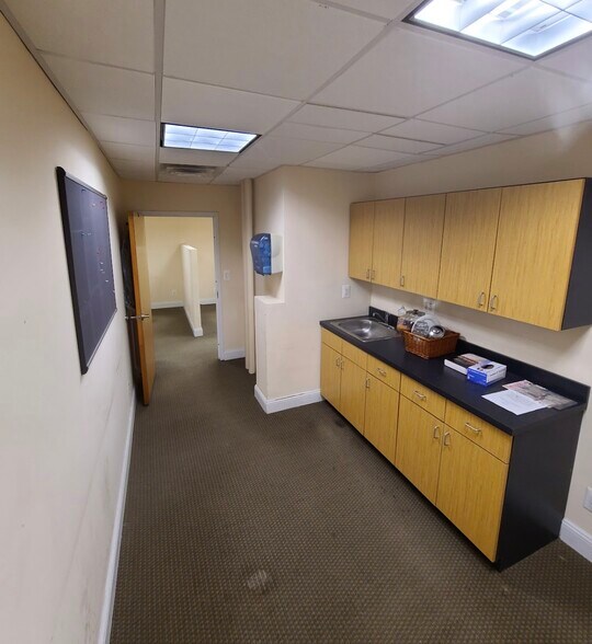 More Photos Of 30-74 31st St, Astoria Medical For Lease