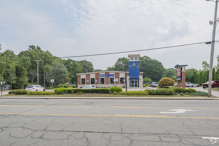 More Photos Of 5750 Post Rd, East Greenwich Medical For Sale