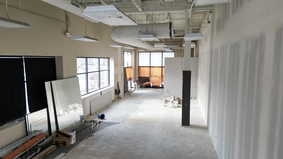 More Photos Of 161st and LaGrange, Orland Park Unknown For Lease