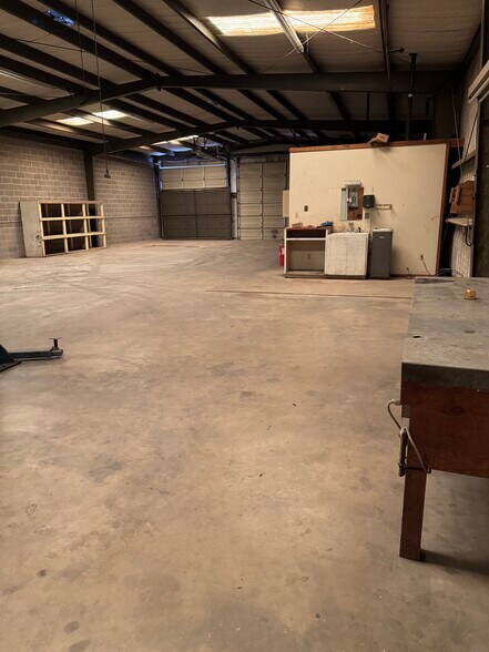 More Photos Of 2301 Oak St, Abilene Unknown For Lease