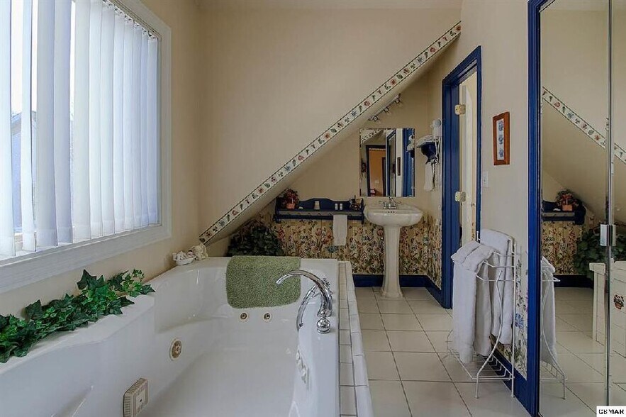 More Photos Of 724 Sharp Rd, Sevierville Hospitality For Sale